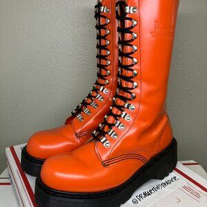 90's Vintage England Wmns. US 9.5 platform Dr. Martens Envy Orange tunnel hook
